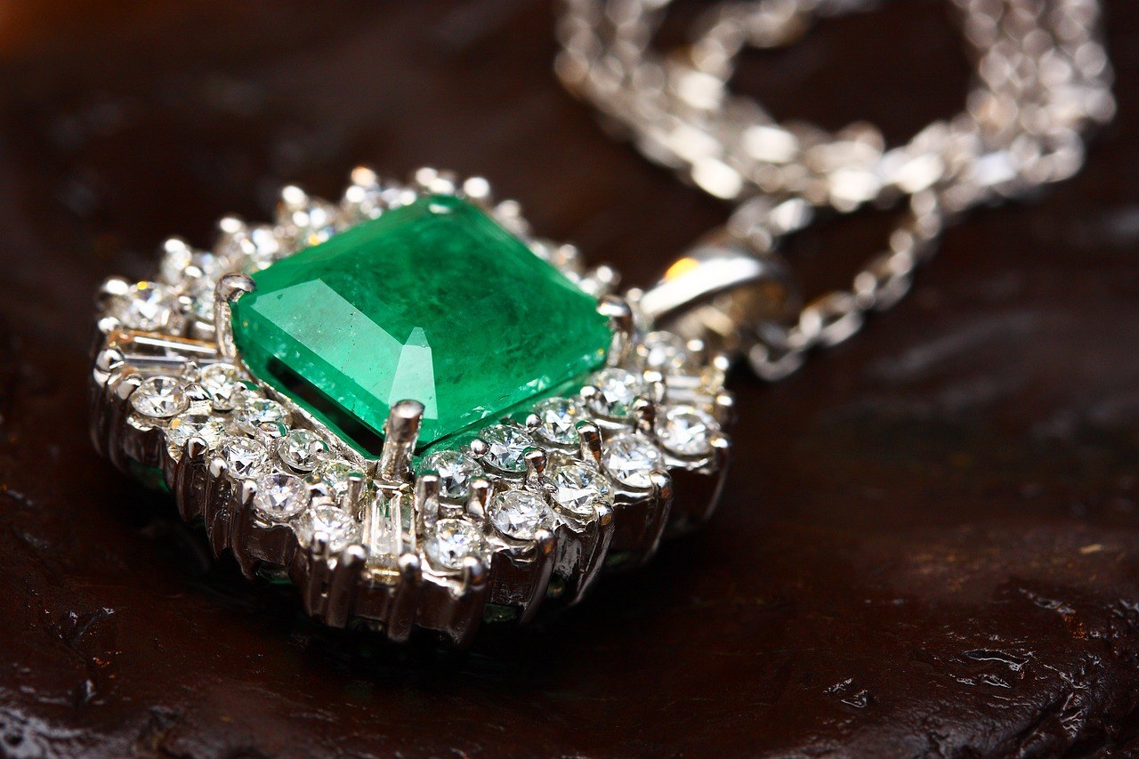 Welke groene edelstenen zijn er? - Groenenboom Sieraden