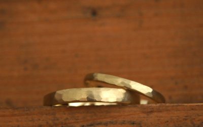 De Kunst van Hamerslag in Sieraden: Een Oude Techniek Herleeft